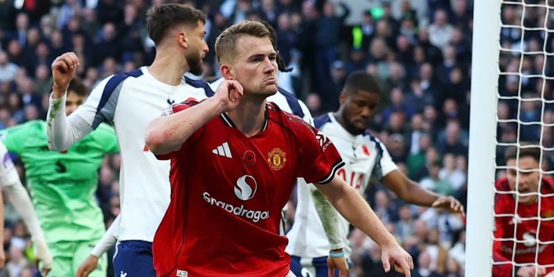 Soi Kèo Manchester Utd vs Tottenham 19h30 7/2 - Ngoại Hạng Anh Manchester Utd vs Tottenham mang đến kết quả khó lường